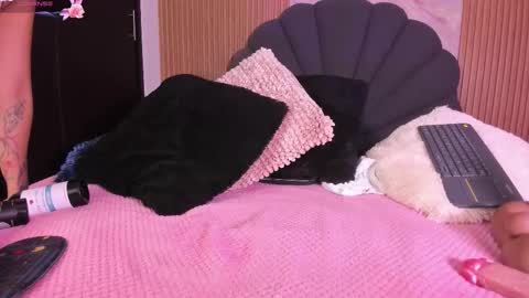    VIVIANA    online show from February 14, 4:37 am