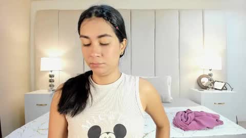 Lizzy smith  online show from February 25, 1:00 pm