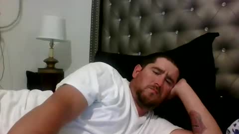 m18096439 online show from December 1, 7:45 pm