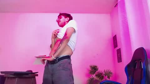 Max online show from April 9, 2:01 pm