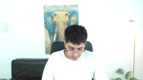 Max online show from March 12, 3:16 pm