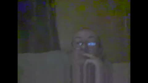 Snapshot of macbewdekan25 chatting on December 5, 11:01 am macbewdekan25 online show from December 5, 11:01 am