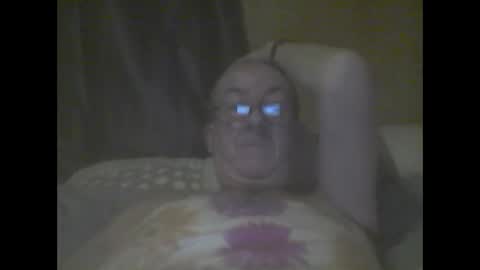 Snapshot of macbewdekan25 chatting on December 8, 10:52 am macbewdekan25 online show from December 8, 10:52 am