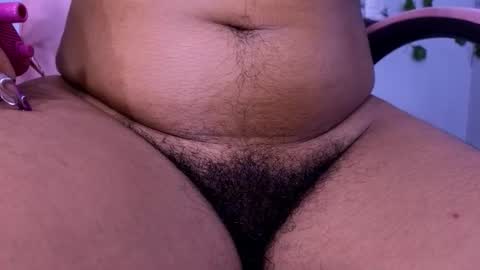 Snapshot of macey_hairy chatting on September 11, 7:26 pm Macey Elliot Modelo Independiente online show from September 11, 7:26 pm
