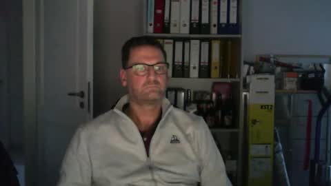 macfly67 online show from February 1, 4:26 pm