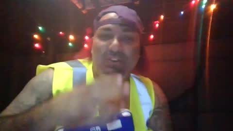 Snapshot of machuelbibliotecario chatting on December 10, 3:30 am machu el bibliotecario online show from December 10, 3:30 am