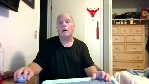 mackdocc001 online show from April 7, 2:52 pm