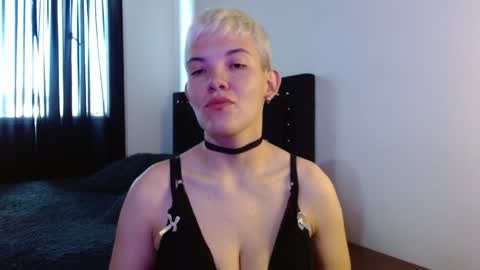 Noah Askew online show from April 11, 7:18 pm