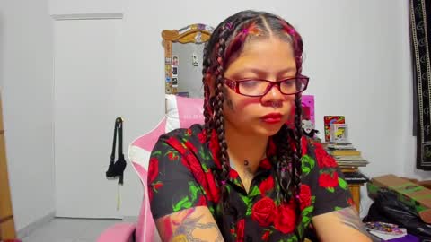 Snapshot of madam_sativa chatting on March 5, 2:57 am di online show from March 5, 2:57 am