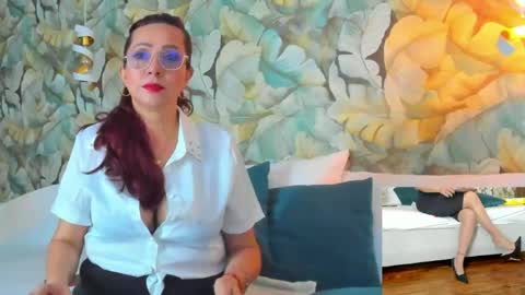 Madam Angelic online show from May 7, 4:30 am