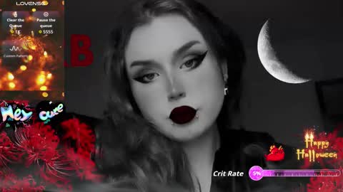 Snapshot of madamexravenx chatting on October 22, 11:28 pm Raven online show from October 22, 11:28 pm