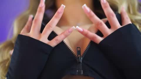 Maddie online show from November 19, 10:36 am