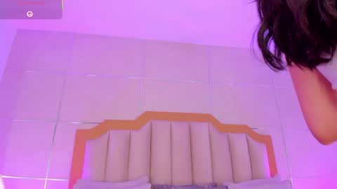    online show from April 15, 8:20 pm