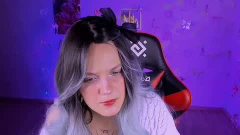 Madeline online show from November 25, 9:35 pm