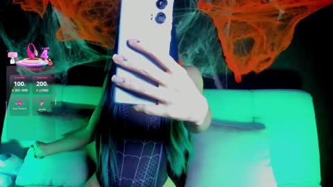 Madison Watson online show from October 31, 10:15 am