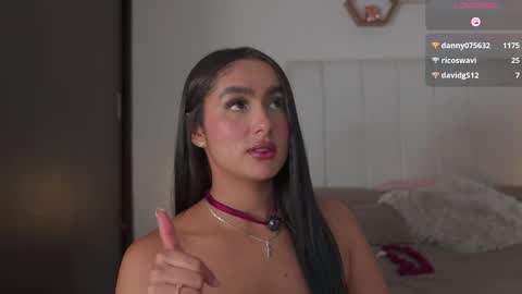 Valentina   1030   530  -  online show from May 15, 6:55 am
