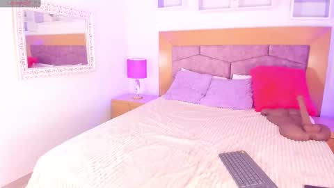    online show from March 8, 7:09 pm