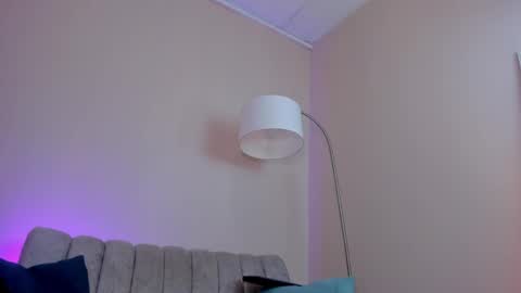 Madi  online show from April 14, 9:51 pm