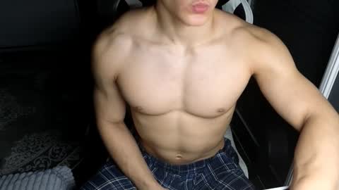 Sexyboymadison online show from November 12, 11:29 pm