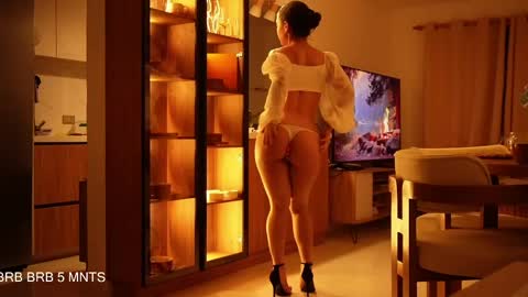 madisonlara online show from May 30, 7:45 pm