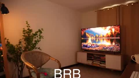 madisonlara online show from October 19, 6:45 pm