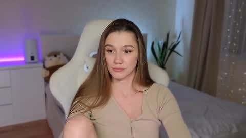 Snapshot of madissson chatting on February 18, 4:58 pm Madi Soon online show from February 18, 4:58 pm