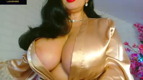 Leena online show from November 5, 6:48 am