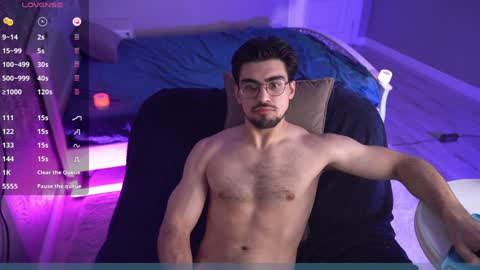 Snapshot of madmaxbad chatting on January 4, 1:52 am madmaxbad online show from January 4, 1:52 am