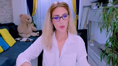 Madye Roberts online show from October 24, 11:16 pm