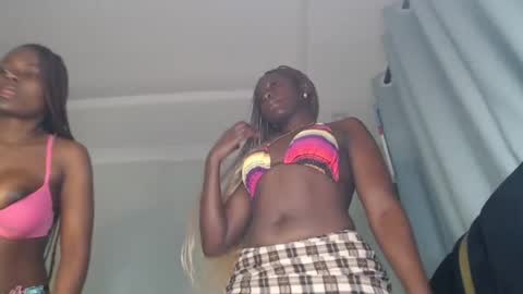 maelys_ta online show from June 13, 4:17 pm