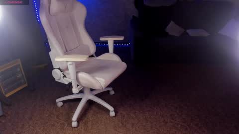 Maevee online show from February 15, 11:17 am