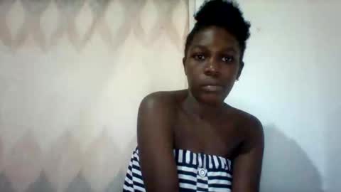 maevre_ online show from February 9, 6:54 pm