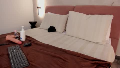 Snapshot of mafe_santorini chatting on September 21, 5:39 pm Mafe Santorini online show from September 21, 5:39 pm