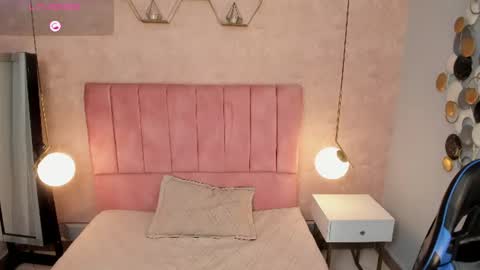 magic_amberr online show from June 26, 5:13 am