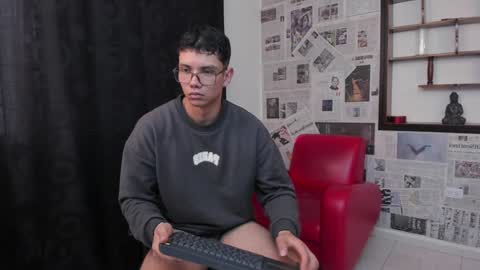 Snapshot of magic_boy01 chatting on February 7, 10:30 pm Damian Rivers online show from February 7, 10:30 pm