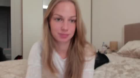 Alice  online show from September 17, 1:58 pm