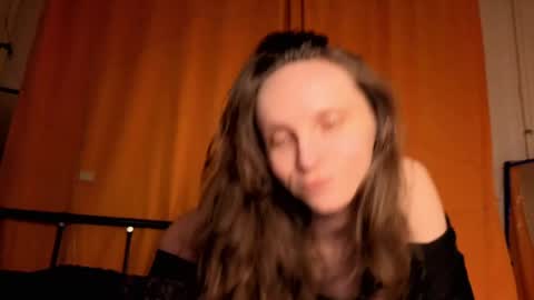 Mikky or Moon online show from April 3, 10:39 pm