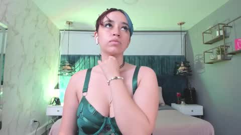 Snapshot of magic_sofii chatting on October 16, 8:07 pm S online show from October 16, 8:07 pm