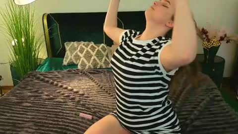 Emily online show from April 10, 7:03 am