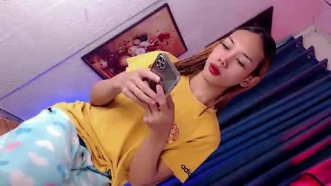 Snapshot of magnifecentcock69_mocah chatting on October 22, 11:23 am Mocah online show from October 22, 11:23 am