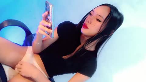 Snapshot of magnifecentcock69_mocah chatting on December 6, 10:57 pm Mocah online show from December 6, 10:57 pm