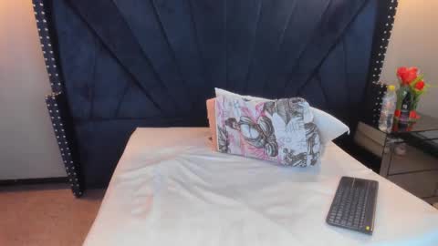 MAHIA online show from September 20, 1:47 pm