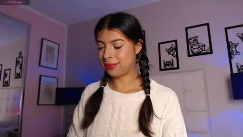 Maia Reficco online show from April 16, 12:27 pm