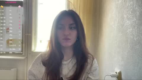 M I A online show from June 18, 8:09 am