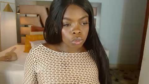 Maia Charris online show from November 7, 9:17 pm