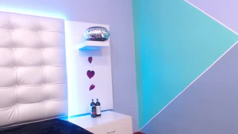 Snapshot of maiapark chatting on March 11, 6:08 pm Maia  online show from March 11, 6:08 pm