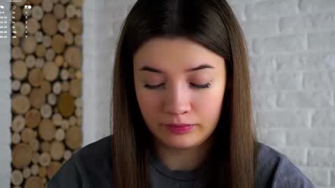 Lucy online show from February 18, 2:11 am