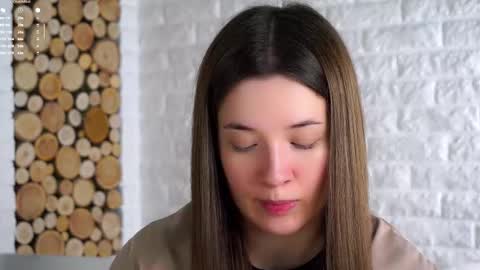 Lucy online show from November 6, 2:25 am