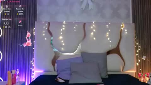 maiily_tay online show from December 19, 12:33 pm