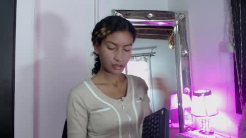 mailyn_gold online show from May 8, 12:22 pm